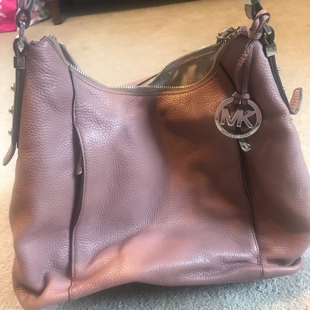 Authentic Michael Kors Purse. Mauve color